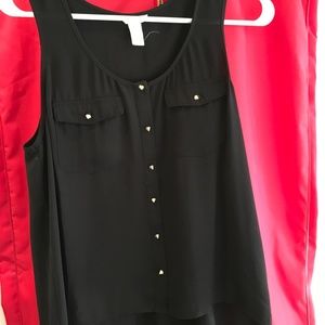 Sleeveless blouse